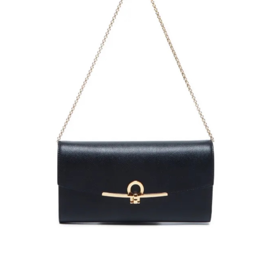 ***AUTHENTIC**** Ferragamo 2000s Gancini clutch bag